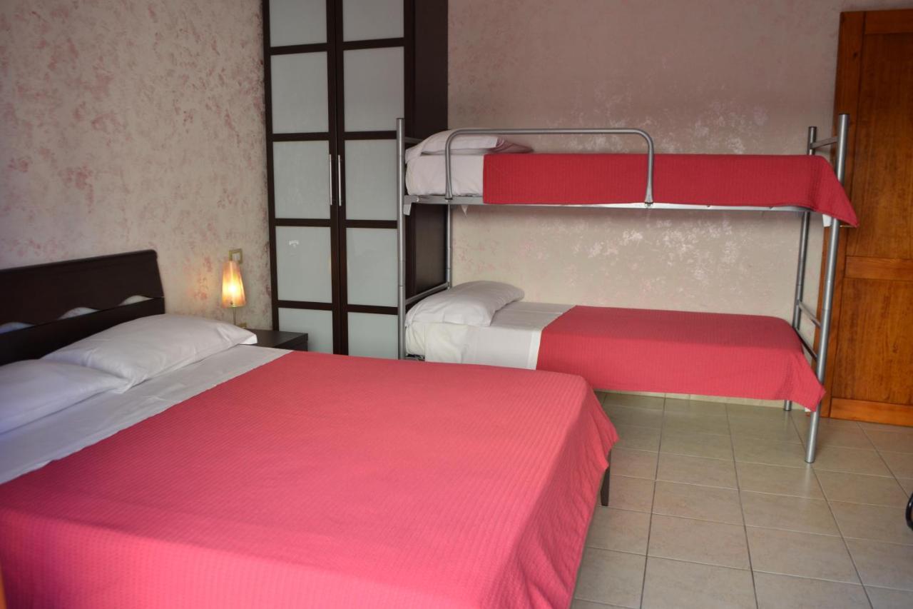 Sa Marina Bed and Breakfast La Caletta Buitenkant foto